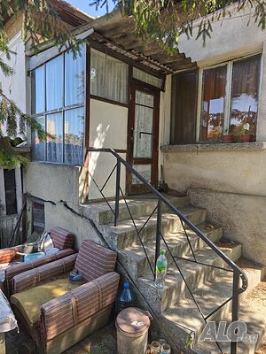 Масивна къща в гр. Генерал Тошево 1 - storey 88 sq. m. built-up area 460 sq. m. courtyard | Houses / Villas | Ул. Дочо Михайлов 2 General Toshevo