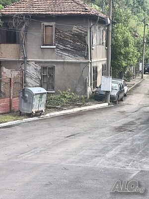 Къща в с. Железна 2 - storey 264 sq. m. built-up area 3000 sq. m. courtyard | Houses / Villas | Zhelezna