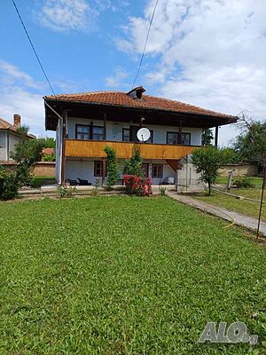 Двуетажна къща село Ресен 2 - storey 160 sq. m. built-up area 2300 sq. m. courtyard | Houses / Villas | Resen