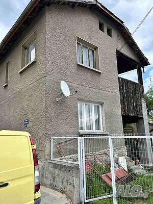 Продава имот 2 - storey 140 sq. m. built-up area 570 sq. m. courtyard | Houses / Villas | Studena