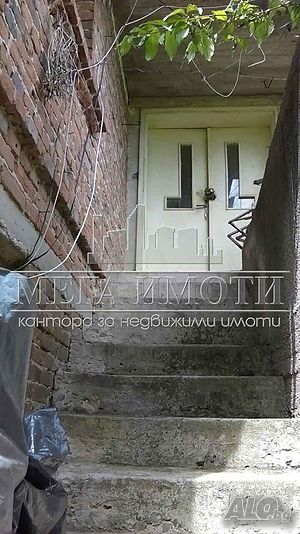 Къща в село Двуетажна 170 кв.м РЗП 4760 кв.м двор 2 - storey 170 sq. m. built-up area 4760 sq. m. courtyard | Houses / Villas | Padarevo