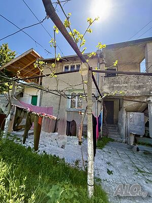 Двуетажна тухлена до реката в кв. Ново село с двор 2 - storey 172 sq. m. built-up area 394 sq. m. courtyard | Houses / Villas | Novo Selo Sliven