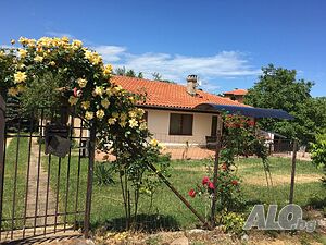 Къща в село Изгрев, община Царево 1 - storey 100 sq. m. built-up area 1100 sq. m. courtyard | Houses / Villas | Царево Izgrev