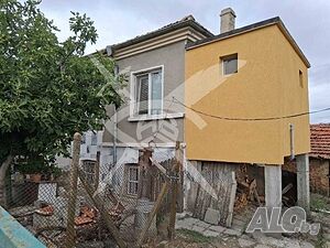 Къща в с. Искра 2 - storey 110 sq. m. built-up area 1980 sq. m. courtyard | Houses / Villas | Iskra