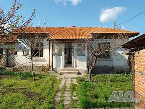 Къща в Първомай 1 - storey 74 sq. m. built-up area 360 sq. m. courtyard | Houses / Villas | Parvomay