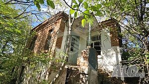 Парцел с къща за събаряне в село Невестино Sale 562 sq. m. Regulated (RLE) With electricity Water pipe | Land for development, Investment projects | Nevestino