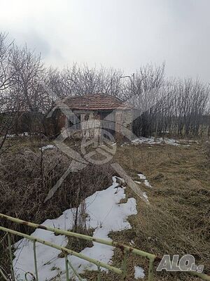 Парцел с постройка за ремонт или събаряне в Лозарево 78760 Sale 800 sq. m. Regulated (RLE) Without electricity Without water | Land for development, Investment projects | Lozarevo
