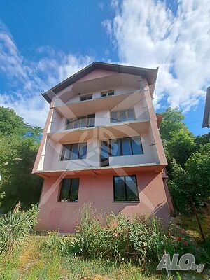 Къща в град Своге № 99418 4 - storey or larger 319 sq. m. built-up area 882 sq. m. courtyard | Houses / Villas | Svoge