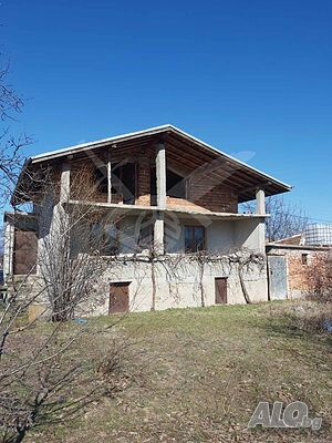 Къща в Беловица! 2 - storey 162 sq. m. built-up area 1250 sq. m. courtyard | Houses / Villas | Belovitsa