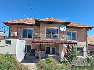 Продава се къща в гр. Брезово! 2 - storey 90 sq. m. built-up area 1000 sq. m. courtyard | Houses / Villas | Brezovo