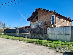Продава се къща в с. Братаница! 2 - storey 90 sq. m. built-up area 824 sq. m. courtyard | Houses / Villas | Bratanitsa