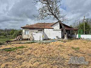 Едноетажна къща в с. Зорница! 1 - storey 100 sq. m. built-up area 3000 sq. m. courtyard | Houses / Villas | Zornitsa