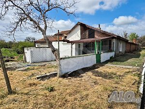 Къща в с. Загорци! 1 - storey 100 sq. m. built-up area 3000 sq. m. courtyard | Houses / Villas | Zagortsi