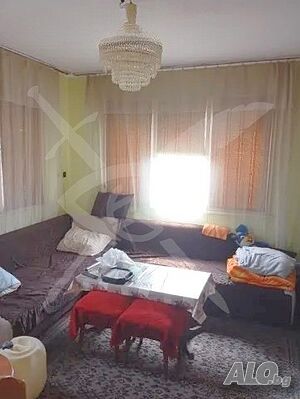 Етаж от къща в гр. Карлово 67309 House Floor 300 sq. m. built-up area 150 sq. m. courtyard | Houses / Villas | Karlovo