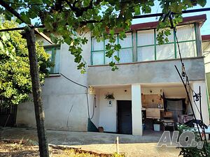 Двуетажна къща в Безмер 2 - storey 1000 sq. m. built-up area 80 sq. m. courtyard | Houses / Villas | Bezmer