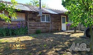 Дворно място с постройка в село Безмер 1 - storey 70 sq. m. built-up area 1450 sq. m. courtyard | Houses / Villas | Bezmer