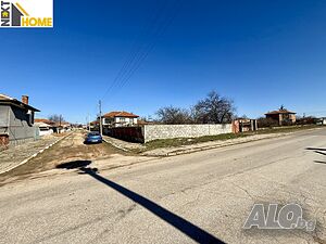 Самостоятелна къща с голям двор 2 - storey 60 sq. m. built-up area 710 sq. m. courtyard | Houses / Villas | Borets