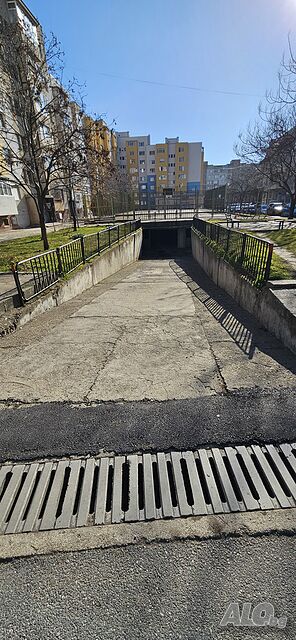 Под наем подземен гараж с ток Garage (private) | Garages, Parking places, Parking spots | Center Sliven