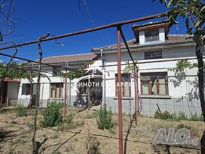 Къща на един етаж в с. Кърнаре, общ. Карлово 1 - storey 70 sq. m. built-up area 858 sq. m. courtyard | Houses / Villas | Karnare