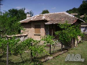 Къща до река с. Водица община Попово 1 - storey 60 sq. m. built-up area 3000 sq. m. courtyard | Houses / Villas | Voditsa