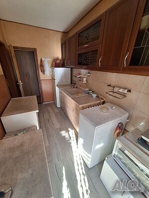 Етаж от къща с гараж, таванско помещение и земя в Стария град на Поморие. House Floor 106 sq. m. built-up area 60 sq. m. courtyard | Houses / Villas | Pomorie