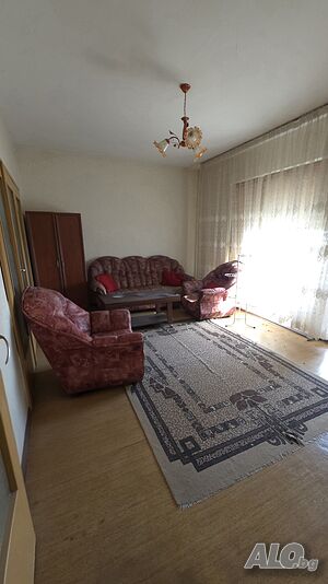 Тристаен апартамент 92кв.м. за 1195 евро на кв.м. в Тракия 2-Bedroom 92 sq. m. Panel 1975 y. 8 floor Last floor | Apartments | Trakia Plovdiv