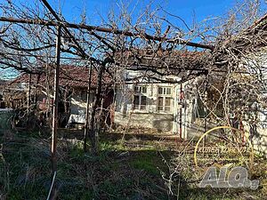 Продавам къща, с. Брод 1 - storey 100 sq. m. built-up area 1250 sq. m. courtyard | Houses / Villas | Brod