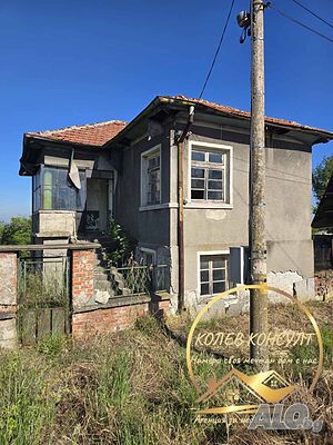 Продавам къща, с. Бряст 2 - storey 120 sq. m. built-up area 1000 sq. m. courtyard | Houses / Villas | Bryast
