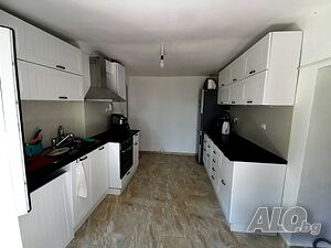 Обзаведена двуетажна тухлена къща в с. Върбен с голям облагороден двор 2 - storey 127 sq. m. built-up area 929 sq. m. courtyard | Houses / Villas | Varben