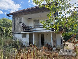 Масивна къща на две плочи във вилната зона на с. Брестник 2 - storey 66 sq. m. built-up area 570 sq. m. courtyard | Houses / Villas | Brestnik