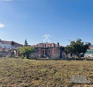 Къща с дворно място от 1350 кв.м. на Топ локация в с. Поляново! 1 - storey 90 sq. m. built-up area | Houses / Villas | Polyanovo