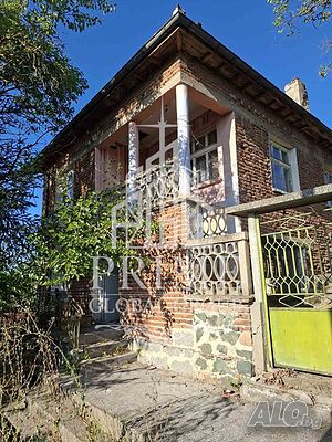 Къща с двор в центъра на Зидарово 120 sq. m. built-up area 1200 sq. m. courtyard | Houses / Villas | Zidarovo