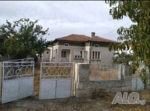Продава къща близо до морето 1 - storey 90 sq. m. built-up area 810 sq. m. courtyard | Houses / Villas | Kardam