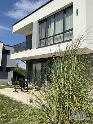Комплекс SONATA Sea Villas на първа линия на централния плаж на гр. Ахтопол. 2 - storey 127 sq. m. built-up area 253 sq. m. courtyard | Houses / Villas | Ahtopol