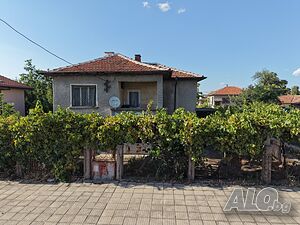 Продавав двуетажна къща в гр. Садово 2 - storey 144 sq. m. built-up area 980 sq. m. courtyard | Houses / Villas | Sadovo