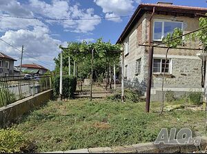 Продавам къща в с.. БРЯСТ 2 - storey 192 sq. m. built-up area 480 sq. m. courtyard | Houses / Villas | Bryast