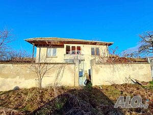 Еднофамилна къща с дворно място, с. Светлен 2 - storey 120 sq. m. built-up area 15000 sq. m. courtyard | Houses / Villas | Svetlen