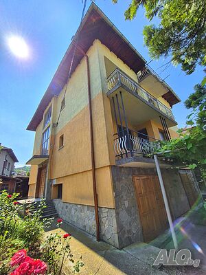 Къща в Етрополе! 3 - storey 385 sq. m. built-up area 492 sq. m. courtyard | Houses / Villas | Etropole