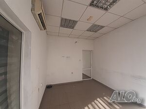 Магазин под наем в идеален център на Хасково Shop Office 32 sq. m. Ground floor | Shops, Offices | Tsentar Haskovo