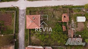Дом с гледка! Голям Двор! Изрядни документи! 2 - storey 140 sq. m. built-up area 760 sq. m. courtyard | Houses / Villas | Lyutibrod