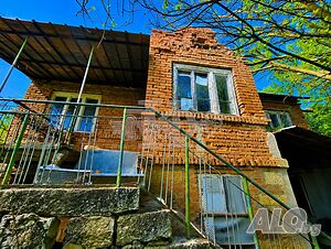 Двуетажна къща с потенциал, село Червенци, обл. Варна, 16990евро 🌿 2 - storey 119 sq. m. built-up area 820 sq. m. courtyard | Houses / Villas | Cherventsi