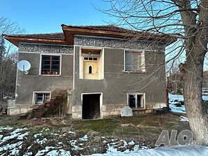 Къща край реката в Евлегиево 2 - storey 50 sq. m. built-up area 1000 sq. m. courtyard | Houses / Villas | Evlogievo