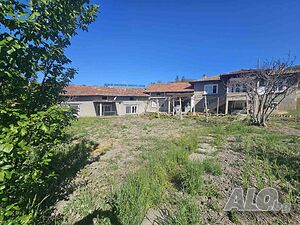 Къща в с. Янково 2 - storey 209 sq. m. built-up area 1540 sq. m. courtyard | Houses / Villas | Yankovo