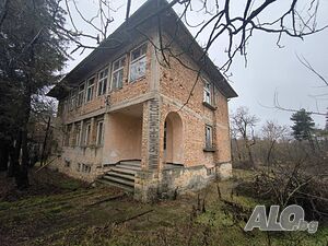 Училище с. Сини вир 3 - storey 450 sq. m. built-up area 2800 sq. m. courtyard | Houses / Villas | Sini vir