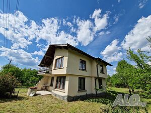 Продава къща 2 - storey 130 sq. m. built-up area 600 sq. m. courtyard | Houses / Villas | Zhitusha