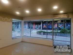 Идеален център магазин. Shop Office Medical office Beauty salon Other 35 sq. m. First floor | Shops, Offices | Center Dobrich