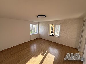 Етаж от къща - 3 отделни стаи в центъра на кв. Виница 2-Bedroom 70 sq. m. Brick 1980 y. 1 floor First residential floor | Apartments | Vinitsa Varna