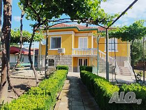 Къща с голям двор 2 - storey 122 sq. m. built-up area 2500 sq. m. courtyard | Houses / Villas | Стралджа Straldzha