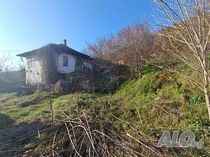 Къща за продажба в гр. Дебелец 1 - storey 70 sq. m. built-up area 1200 sq. m. courtyard | Houses / Villas | Debelets