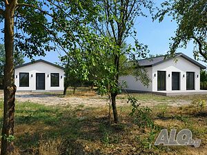 Къщи ново строителство на цената на едностаен апартамент 1 - storey 100 sq. m. built-up area 700 sq. m. courtyard | Houses / Villas | Община Опан Trakia